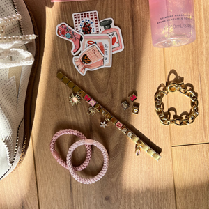 Charm de nudo de cereza